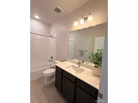Bath - 21064 E 62nd Ave, Aurora, CO 80019 photo 1 of 1