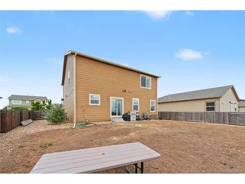 Exterior - 7229 Shavano Ave, Longmont, CO 80504 photo 3 of 8