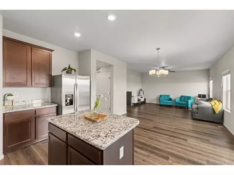 Kitchen - 7229 Shavano Ave, Longmont, CO 80504 photo 2 of 5