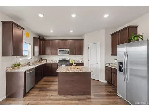 Kitchen - 7229 Shavano Ave, Longmont, CO 80504 photo 1 of 5