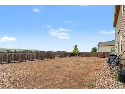 Exterior - 7229 Shavano Ave, Longmont, CO 80504 photo 5 of 8