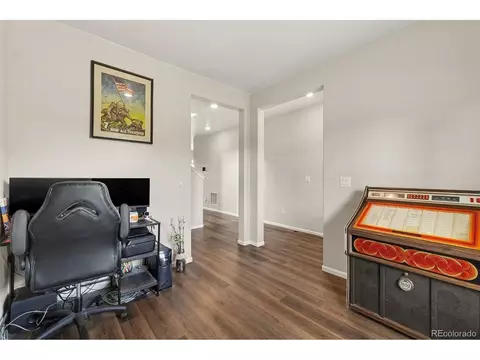 Entry Way - 7229 Shavano Ave, Longmont, CO 80504 photo 1 of 1