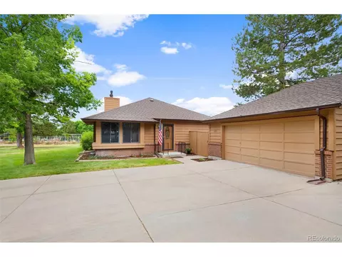 166 S Eagle Cir, Aurora, CO 80012 photo 2