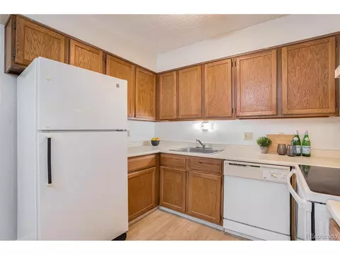 431 Wright St #107, Lakewood, CO 80228 photo 4