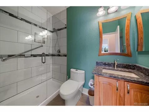 Bath - 22813 E David Pl, Aurora, CO 80016 photo 3 of 5