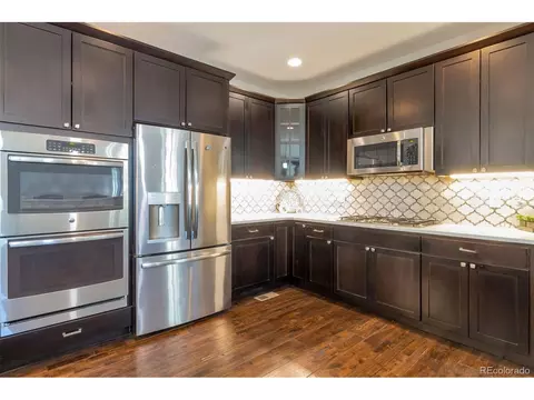 Kitchen - 9060 Ferncrest St, Longmont, CO 80504 photo 3 of 4