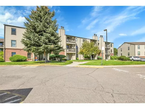 539 Wright St #301, Lakewood, CO 80228