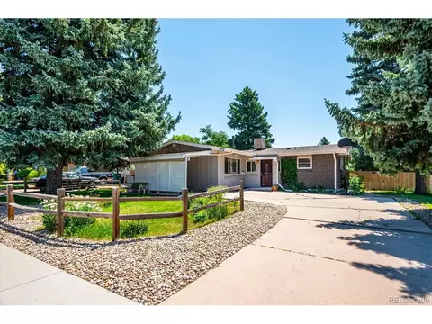 5752 W Chestnut Ave, Littleton, CO 80128