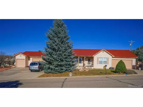 112 E Spruce St, Walsenburg, CO 81089