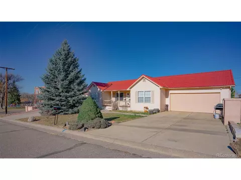 112 E Spruce St, Walsenburg, CO 81089 photo 2