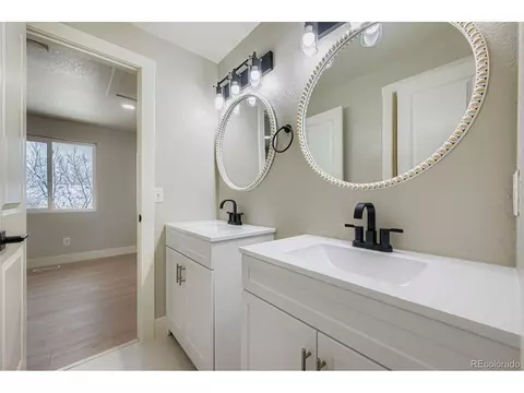 Bath - 19872 E Stanford Ave, Centennial, CO 80015 photo 5 of 6