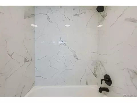 Bath - 19872 E Stanford Ave, Centennial, CO 80015 photo 6 of 6