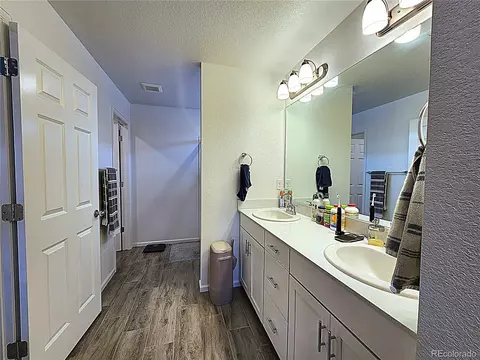 Undisclosed, Aurora, CO 80019 photo 32