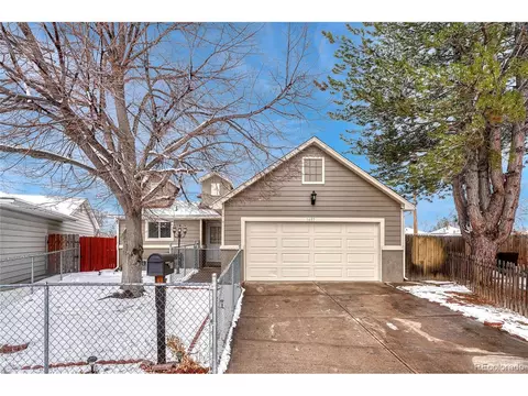 1697 Bahama St, Aurora, CO 80011