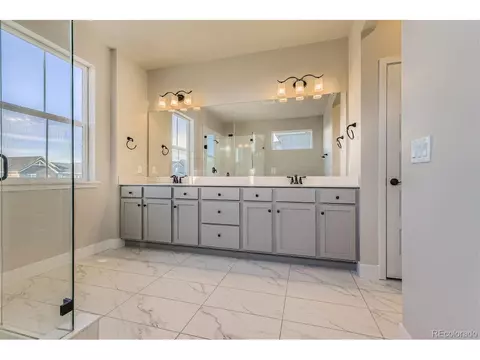 27943 E Glasgow Pl, Aurora, CO 80016 photo 7