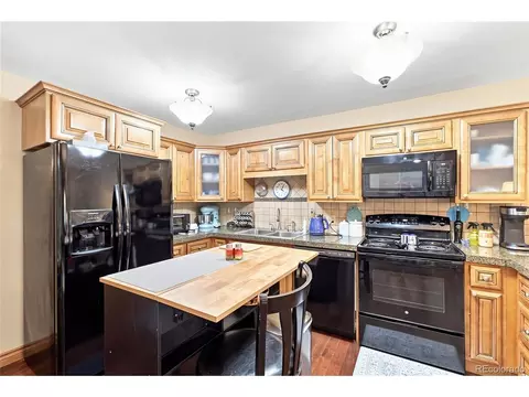 Kitchen - 9360 E Center Ave #3A, Denver, CO 80247 photo 6 of 10