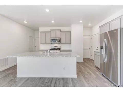 27674 E 1st Pl, Aurora, CO 80018 photo 9