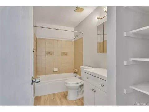 Bath - Undisclosed, Aurora, CO 80015 photo 1 of 2