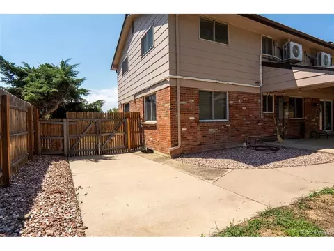 Exterior - 10939 E Harvard Dr, Aurora, CO 80014 photo 4 of 6