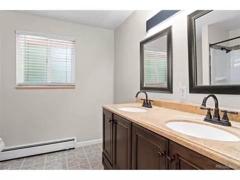 Bath - 10939 E Harvard Dr, Aurora, CO 80014 photo 4 of 4