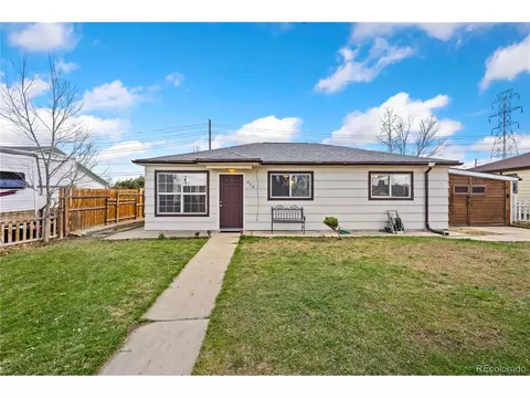 916 Zion St, Aurora, CO 80011