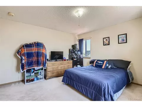 4978 Eagle St, Denver, CO 80239 photo 10