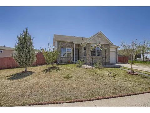 4978 Eagle St, Denver, CO 80239 photo 1