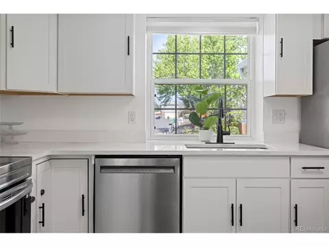 Kitchen - 17002 E Prentice Dr, Centennial, CO 80015 photo 3 of 5