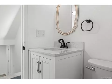 Bath - 17002 E Prentice Dr, Centennial, CO 80015 photo 2 of 4