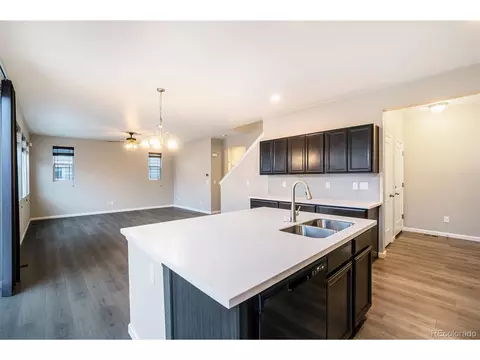 27836 E 8th Pl, Aurora, CO 80018 photo 9