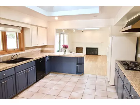 2655 E Flora Pl, Denver, CO 80210 photo 7