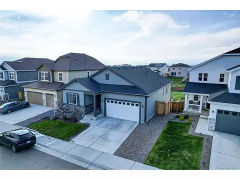 961 N Vandriver Way, Aurora, CO 80018