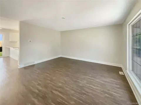 19237 E Kansas Dr, Aurora, CO 80017 photo 3