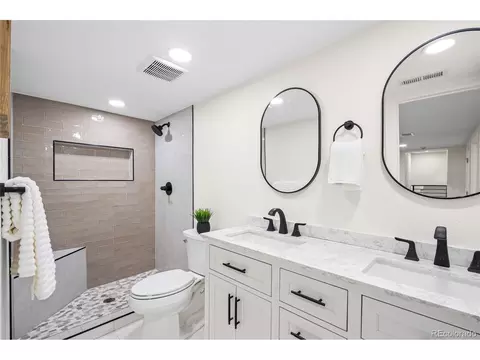 4645 E Florida Ave, Denver, CO 80222 photo 34