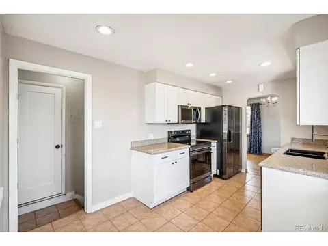 6357 Yukon Ct, Arvada, CO 80004 photo 9