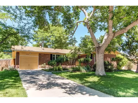 1043 S Iris St, Lakewood, CO 80226