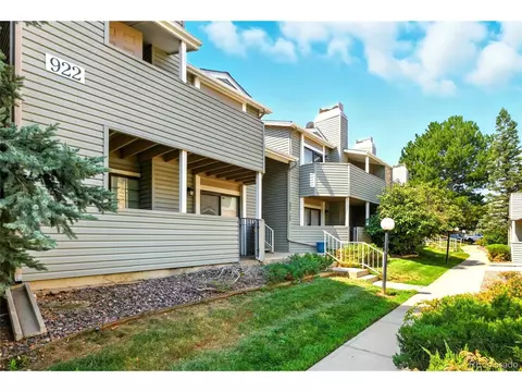 922 S Walden St #205, Aurora, CO 80017
