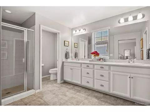 Bath - 26845 E Quarto Pl, Aurora, CO 80016 photo 2 of 4