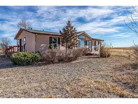 46930 Comanche Creek Rd, Bennett, CO 80102 photo 2