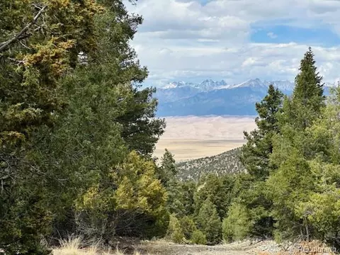 313 Arrastre Rd, Mosca, CO 81146