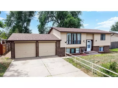 1002 Longview Dr, Fort Lupton, CO 80621