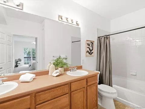 Bath - 8105 E 11th Ave #4E, Denver, CO 80220 photo 1 of 2
