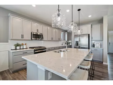 8100 S Irvington Ct, Aurora, CO 80016