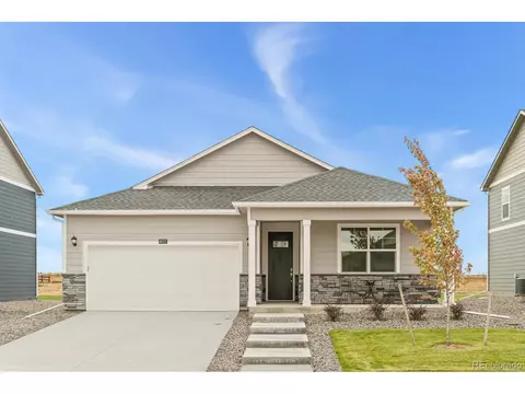 372 Hummingbird Ln, Johnstown, CO 80534