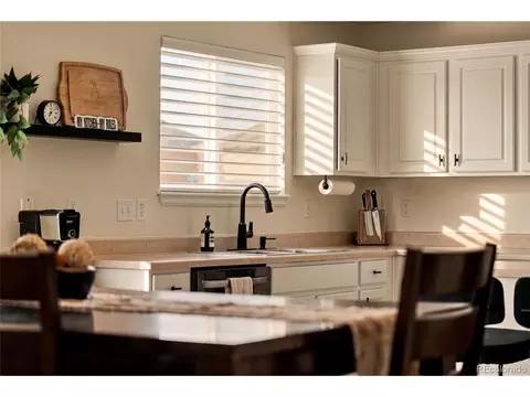 Kitchen - 19338 E Dickenson Pl, Aurora, CO 80013 photo 2 of 6
