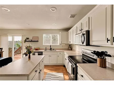 Kitchen - 19338 E Dickenson Pl, Aurora, CO 80013 photo 6 of 6