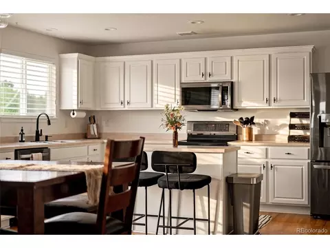 Kitchen - 19338 E Dickenson Pl, Aurora, CO 80013 photo 3 of 6