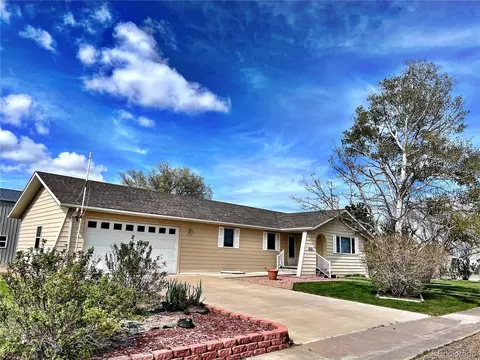 822 11th St, Limon, CO 80828 photo 2