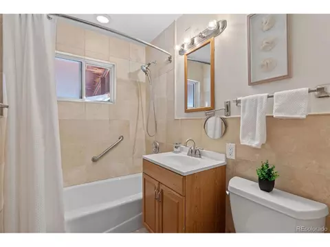 4482 E Utah Pl, Denver, CO 80222 photo 15