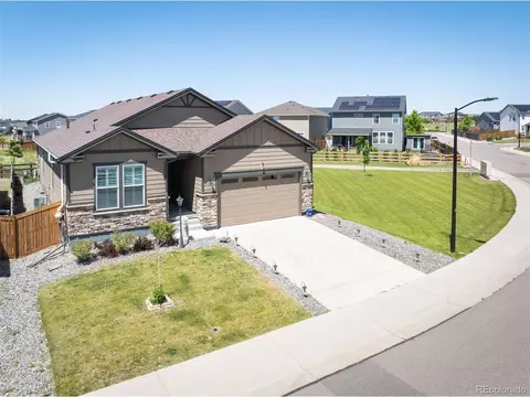 27571 E 7th Dr, Aurora, CO 80018